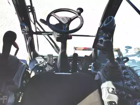 Escavadora de rodas 2023 Hitachi ZX175W-7 (17)