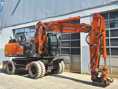 Escavatori gommati 2023 Hitachi ZX220W-7 (4)