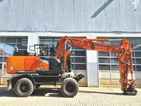 Escavatori gommati 2023 Hitachi ZX220W-7 (5)