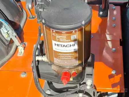 Escavatori gommati 2023 Hitachi ZX220W-7 (8)