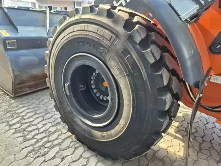 Radlader 2024 Hitachi ZW220-7 (10)