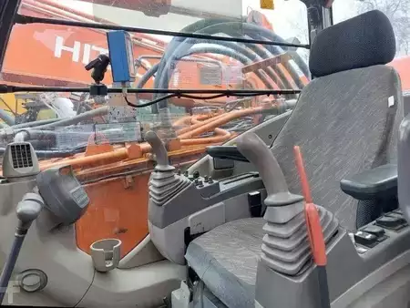 Pelles sur chenilles 2007 Hitachi ZX520LCD-3 (11)
