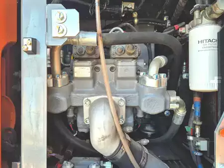 Escavatori gommati 2023 Hitachi ZX155W-7 (10)