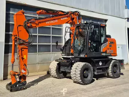 Escavatori gommati 2023 Hitachi ZX155W-7 (2)