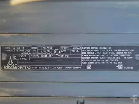 Escavatori gommati 2023 Hitachi ZX155W-7 (8)