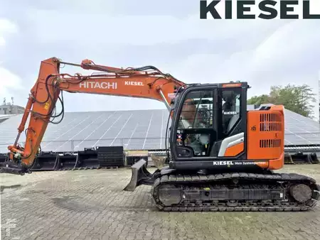 Bæltegraver 2023 Hitachi ZX135US-7 (1)