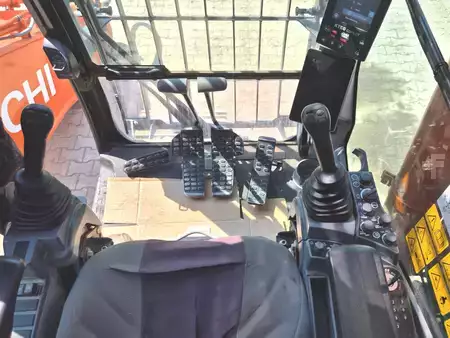 Pelles sur chenilles 2023 Hitachi ZX250LCN-7 (16)