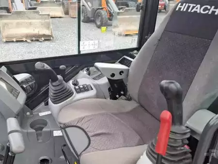 Minigraver 2024 Hitachi ZX38U-6 (8)