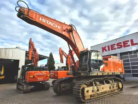 Escavadora de rastos 2022 Hitachi ZX690LCH-7 (2)