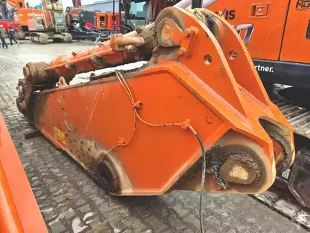 Escavadora de rastos 2022 Hitachi ZX690LCH-7 (9)