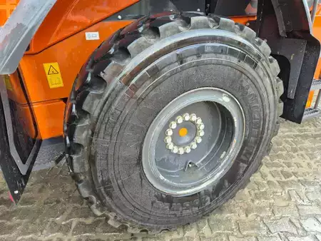 Pyöräkuormaajat 2023 Hitachi ZW180-7 (12)