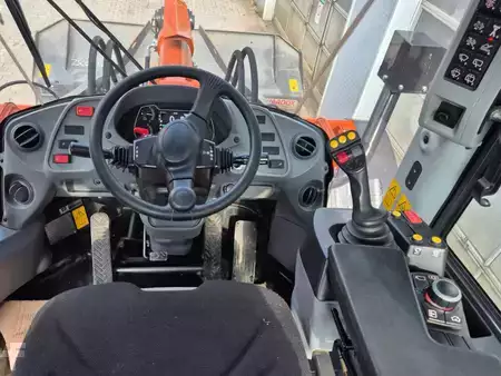Pyöräkuormaajat 2024 Hitachi ZW220-7 (15)