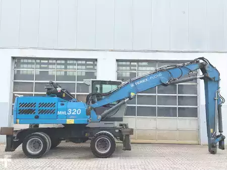 Pelle de manutention 2016 Fuchs MHL320 D (5)