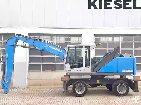 Pelle de manutention 2016 Fuchs MHL320 F (1)