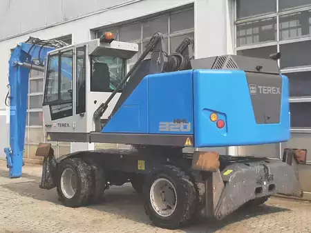Pelle de manutention 2016 Fuchs MHL320 F (3)