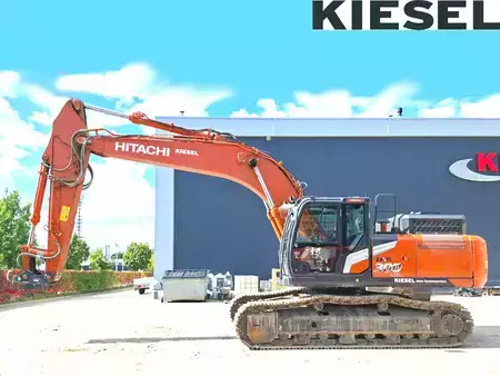 Beltegraver 2023 Hitachi ZX300LCN-7 (1)