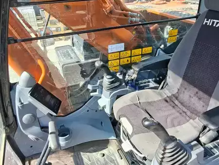 Beltegraver 2023 Hitachi ZX300LCN-7 (13)