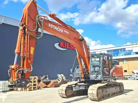 Beltegraver 2023 Hitachi ZX300LCN-7 (2)