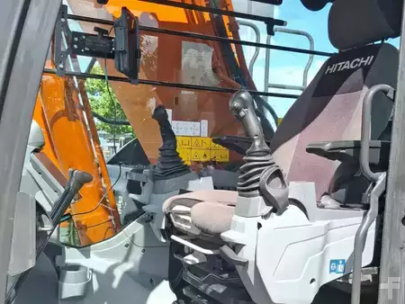 Beltegraver 2023 Hitachi ZX250LCN-7 (13)
