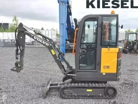Міні-екскаватори 2023 Volvo EC18E (1)