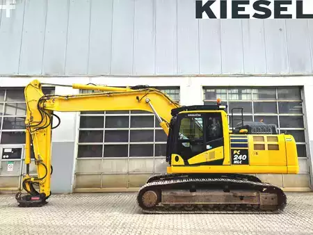 Korečková rýpadla 2020 Komatsu PC240NLC-11 (1)