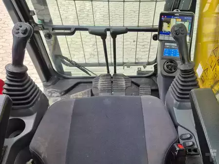 Korečková rýpadla 2020 Komatsu PC240NLC-11 (16)