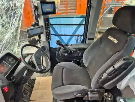 Kolové nakladače 2020 Komatsu WA475-10 (14)
