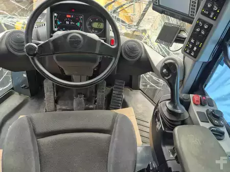 Kolové nakladače 2020 Komatsu WA475-10 (15)