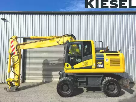 Mobilní bagry 2020 Komatsu PW180-11 (1)