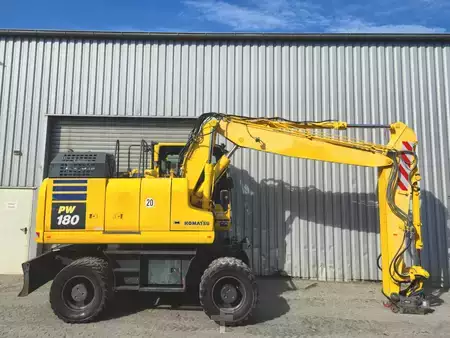 Mobilní bagry 2020 Komatsu PW180-11 (5)