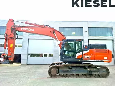 Korečková rýpadla 2023 Hitachi ZX300LCN-7 (1)