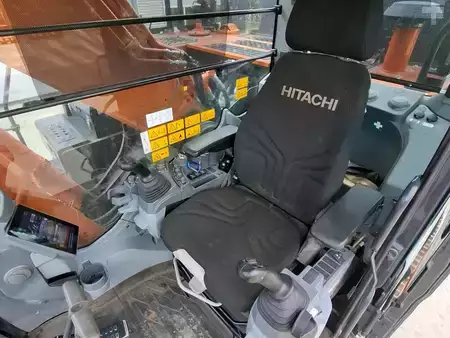 Korečková rýpadla 2023 Hitachi ZX300LCN-7 (14)