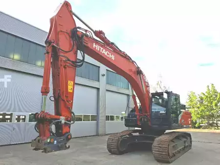 Korečková rýpadla 2023 Hitachi ZX300LCN-7 (2)