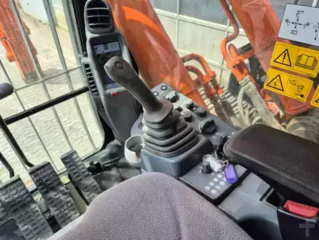 Korečková rýpadla 2019 Hitachi ZX490LCH-6 (16)
