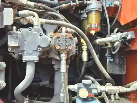 Korečková rýpadla 2019 Hitachi ZX490LCH-6 (9)