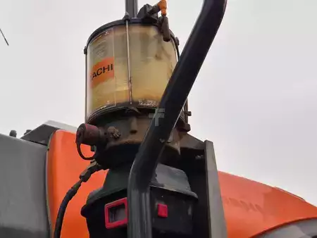 Kolové nakladače 2017 Hitachi ZW250-6 (12)