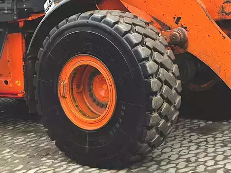 Kolové nakladače 2017 Hitachi ZW250-6 (13)
