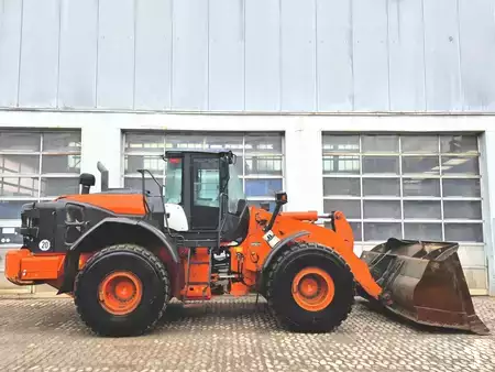 Kolové nakladače 2017 Hitachi ZW250-6 (5)
