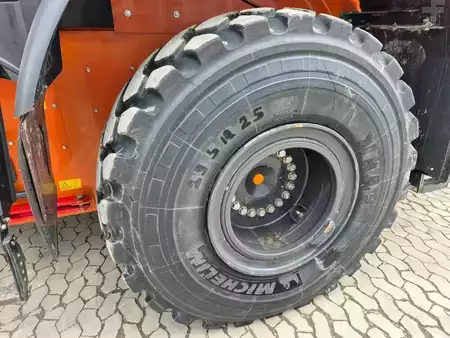 Kolové nakladače 2023 Hitachi ZW250-7 (13)
