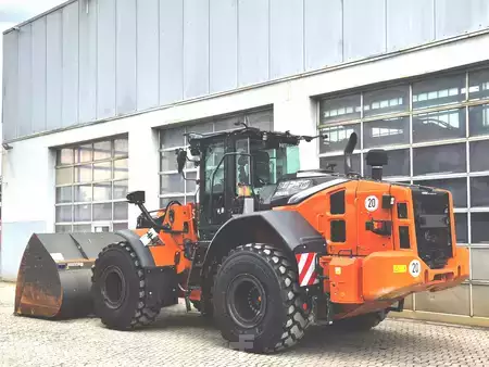 Kolové nakladače 2023 Hitachi ZW250-7 (3)