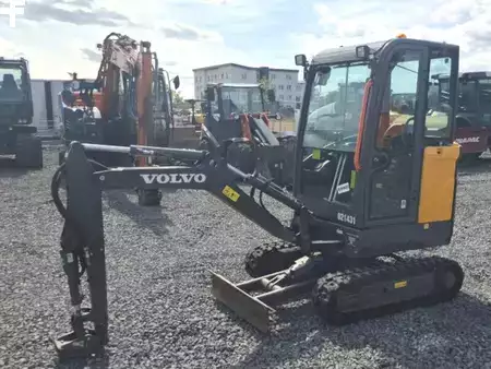 Mini excavators 2023 Volvo EC18E (2)