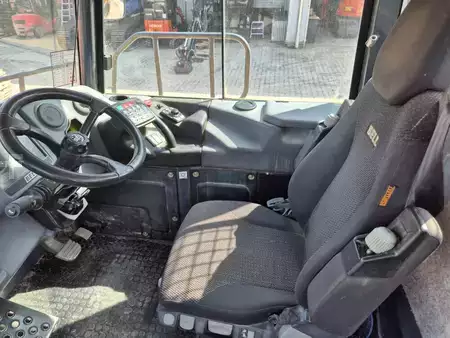 Csuklós dömperek 2019 Bell B25E (14)