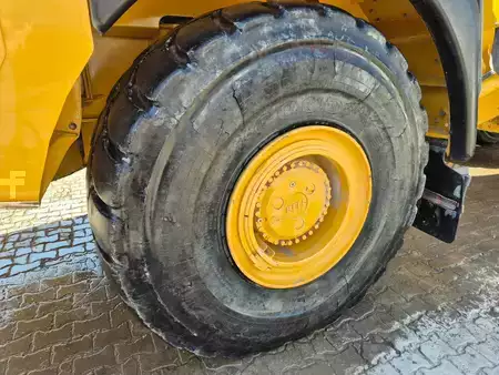Artikulerte dumpere 2022 Bell B40E (10)