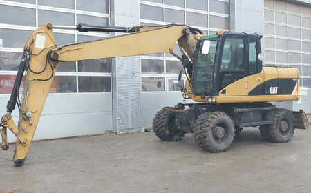 Escavatori gommati 2008 Caterpillar M315D (2)