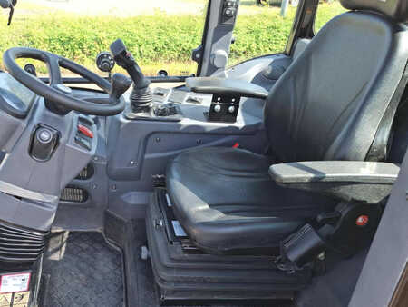 Chargeuse sur pneus 2023 Giant G5000 X-Tra (10)