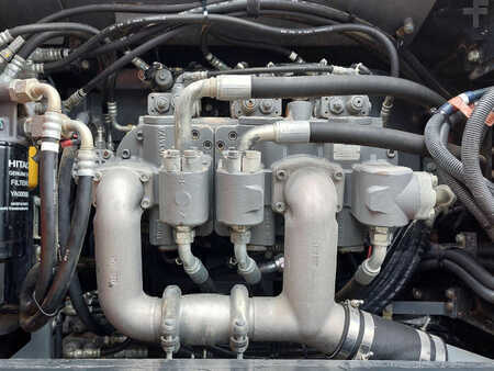 Koparki do wyburzeń 2019 Hitachi KTEG KMC400P-6 (10)