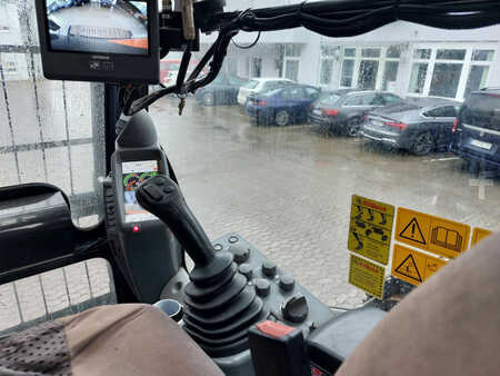 Koparki do wyburzeń 2019 Hitachi KTEG KMC400P-6 (15)