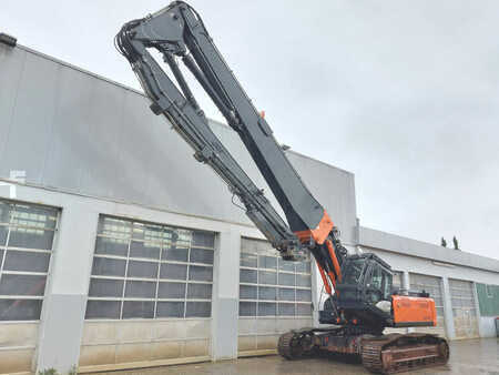 Koparki do wyburzeń 2019 Hitachi KTEG KMC400P-6 (3)