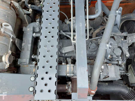 Koparki do wyburzeń 2019 Hitachi KTEG KMC400P-6 (8)