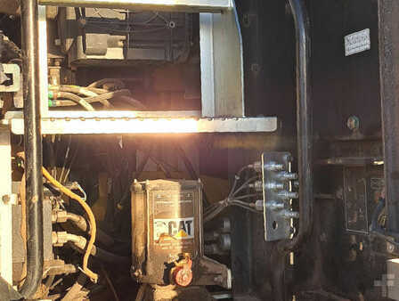 Koparki kołowe 2017 Caterpillar M318F (9)